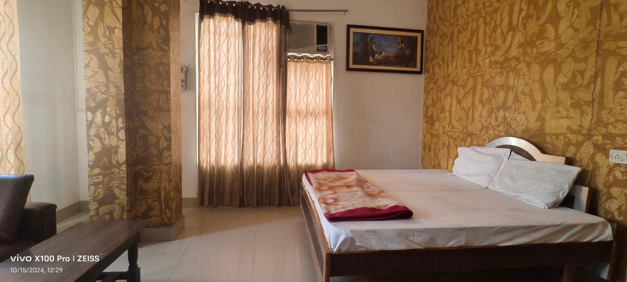 Surya Hotel Sirsa Room photo